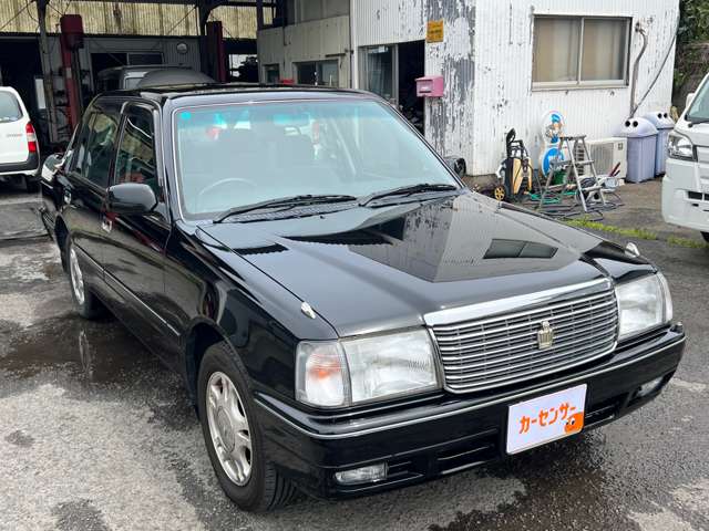 2003 Toyota Crown Sedan – thumbnail 4