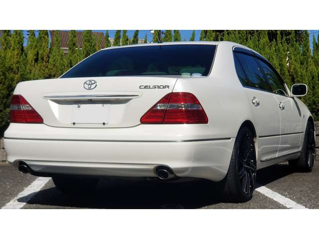 2005 Toyota Celsior – thumbnail 4