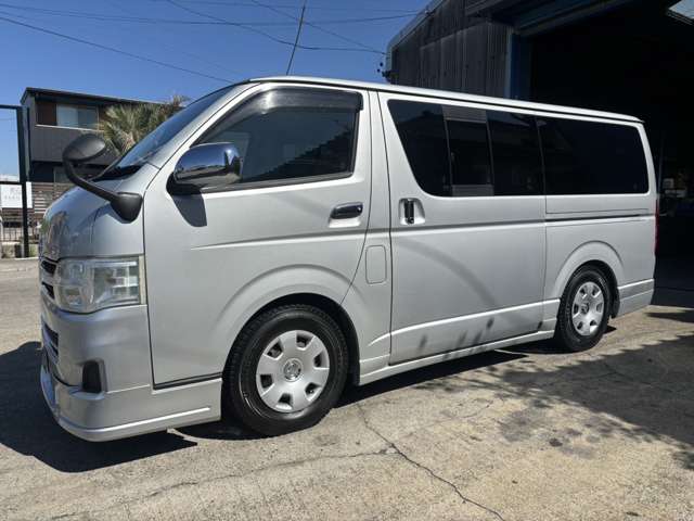 2008 Toyota Hiace – thumbnail 4
