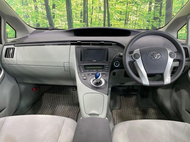 2010 Toyota Prius – thumbnail 2