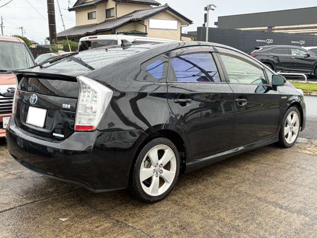 2010 Toyota Prius – thumbnail 2