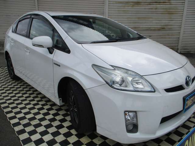 2010 Toyota Prius – thumbnail 3