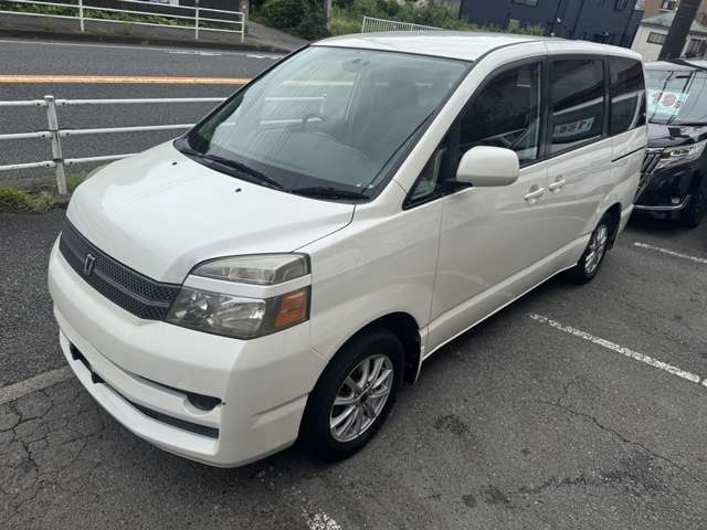 2005 Toyota Voxy – thumbnail 3
