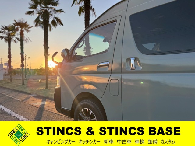 2009 Toyota Hiace – thumbnail 2