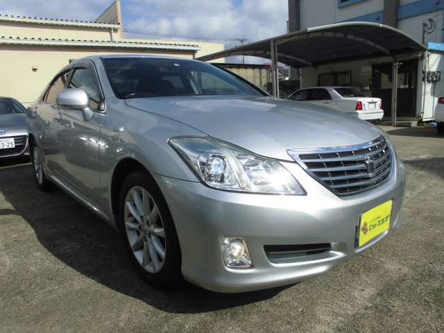 2009 Toyota Crown Royal – thumbnail 3