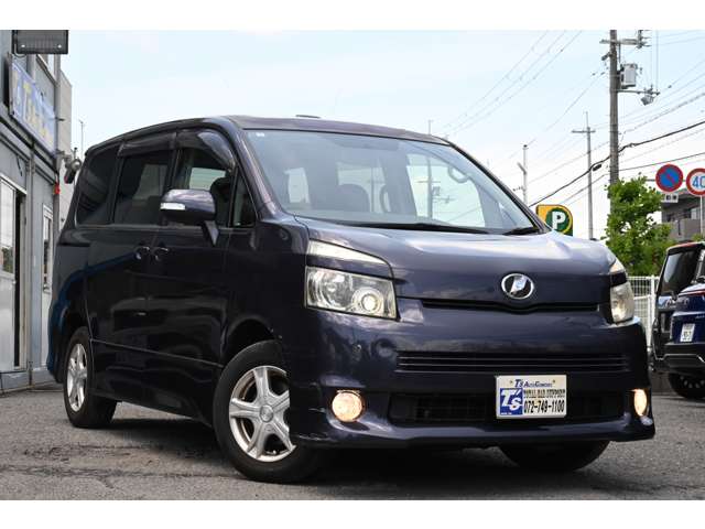 2009 Toyota Voxy – thumbnail 3