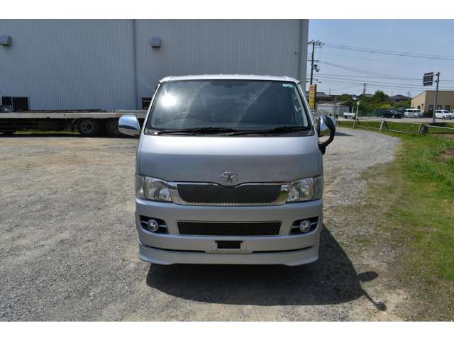 2008 Toyota Hiace – thumbnail 4