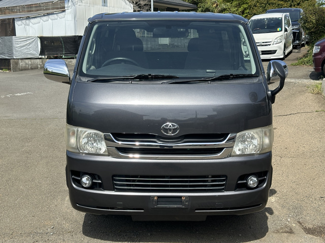 2008 Toyota Hiace – thumbnail 2