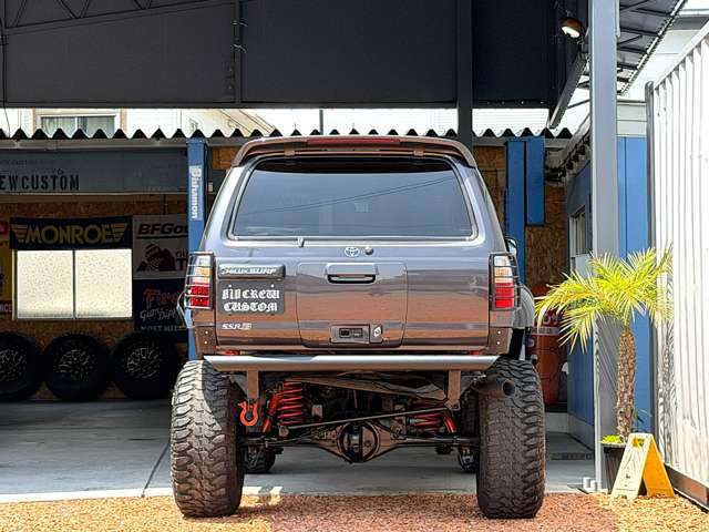 2001 Toyota Hilux Surf – thumbnail 2