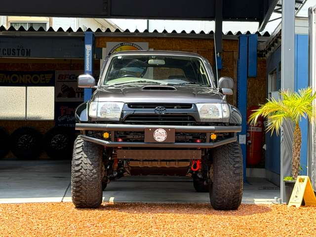 2001 Toyota Hilux Surf – thumbnail 3