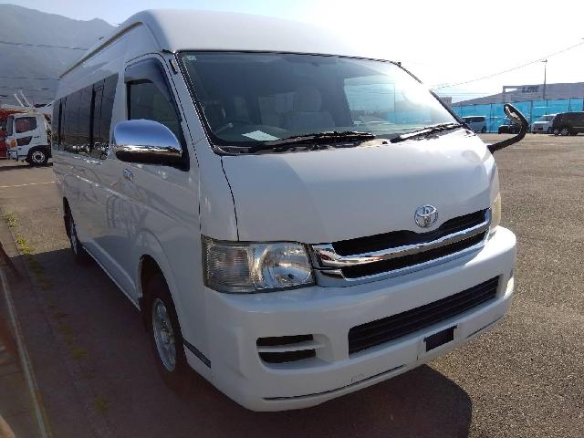 2010 Toyota Hiace – thumbnail 4