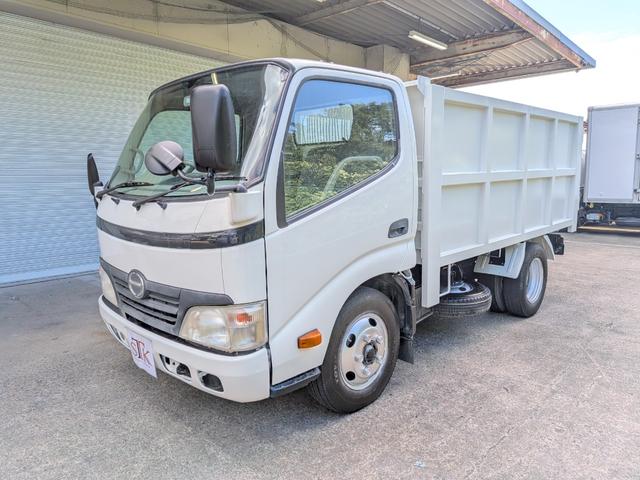 2010 Hino Dutro – thumbnail 2