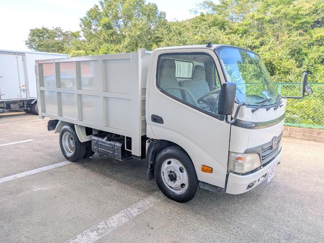 2010 Hino Dutro – thumbnail 4