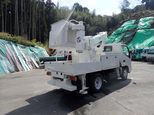 2008 Hino Dutro – thumbnail 2