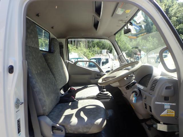 2010 Hino Dutro – thumbnail 3
