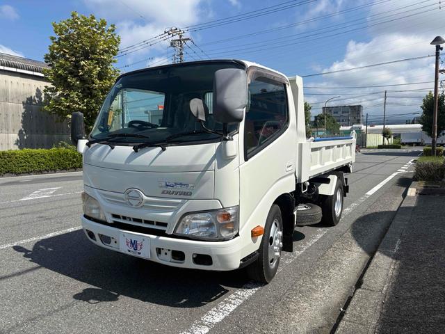 2011 Hino Dutro – thumbnail 2