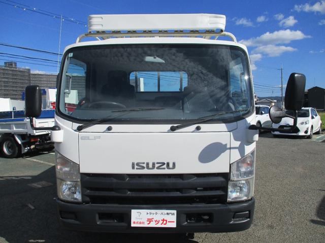 2011 Isuzu Elf – thumbnail 3