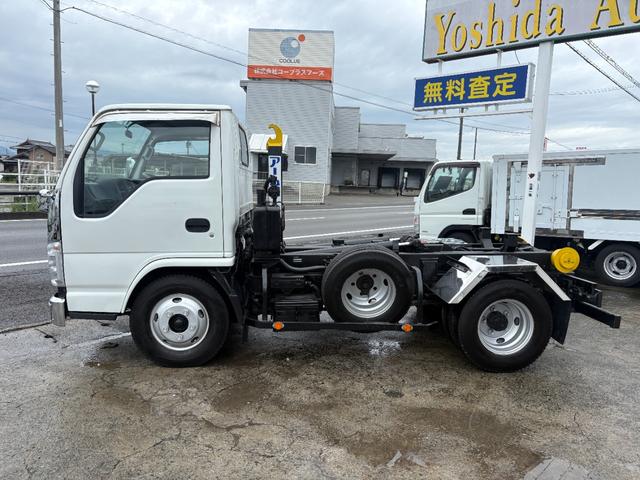2008 Isuzu Elf – thumbnail 2