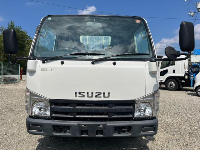 2011 Isuzu Elf – thumbnail 3