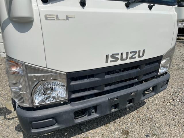 2011 Isuzu Elf – thumbnail 4