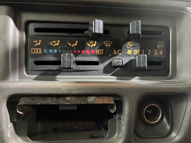 2003 Isuzu Elf – thumbnail 2
