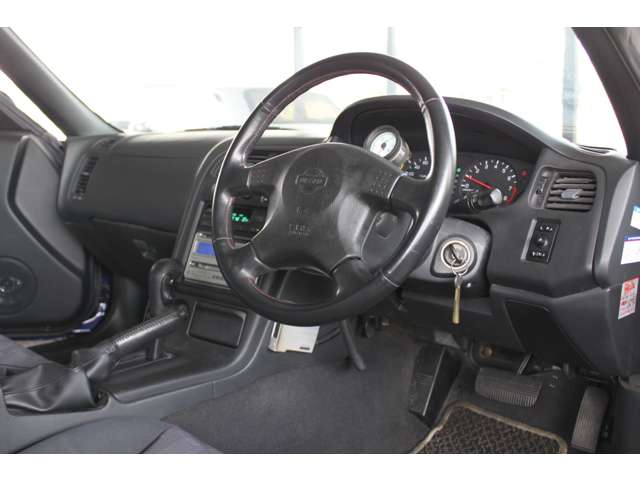 1997 Nissan Skyline Coupe – thumbnail 3