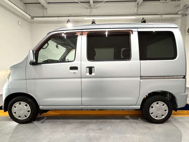 2009 Daihatsu Hijet Cargo – thumbnail 4