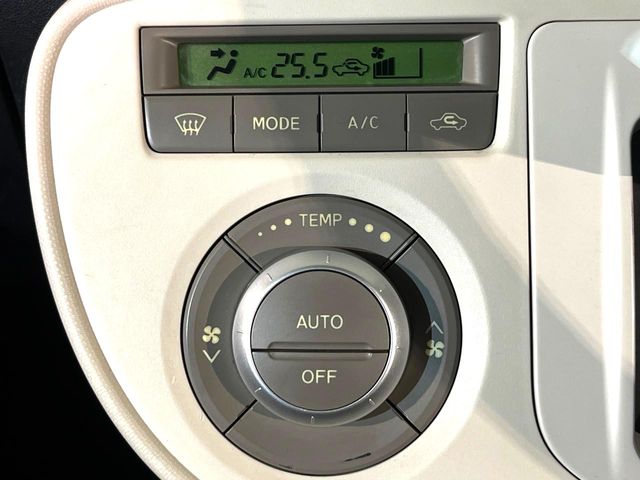2010 Daihatsu Mira Cocoa – thumbnail 4