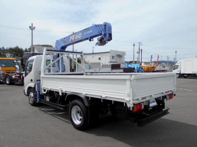 2004 Hino Dutro – thumbnail 4