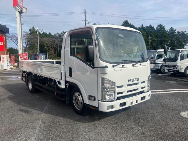 2011 Isuzu Elf – thumbnail 3