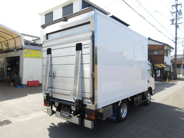 2010 Hino Dutro – thumbnail 4