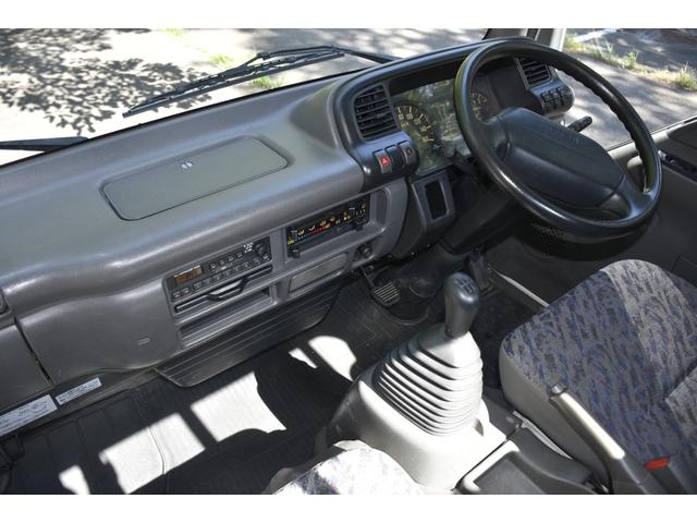 2002 Isuzu Elf – thumbnail 4