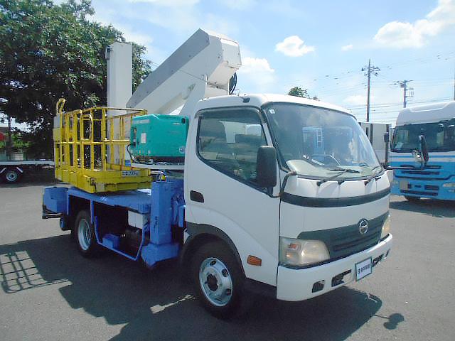 2011 Hino Dutro – thumbnail 3