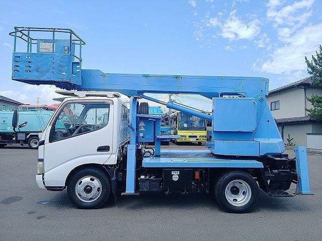 2005 Hino Dutro – thumbnail 4