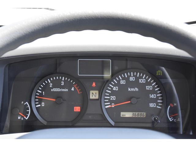 2009 Isuzu Elf – thumbnail 4