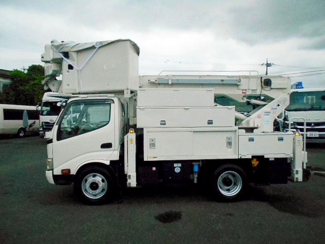 2010 Hino Dutro – thumbnail 4