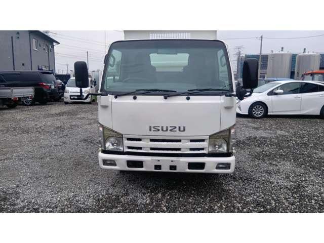 2010 Isuzu Elf – thumbnail 3