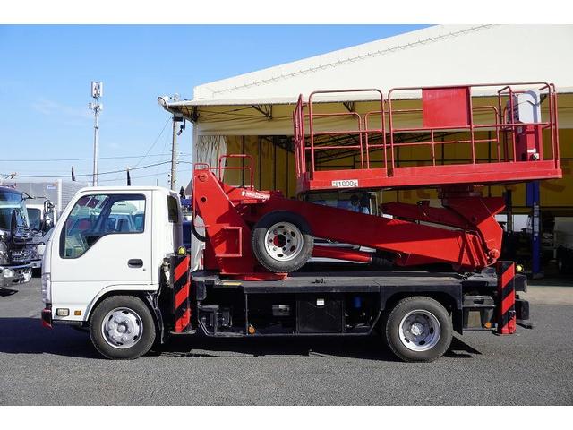 2010 Isuzu Elf – thumbnail 4