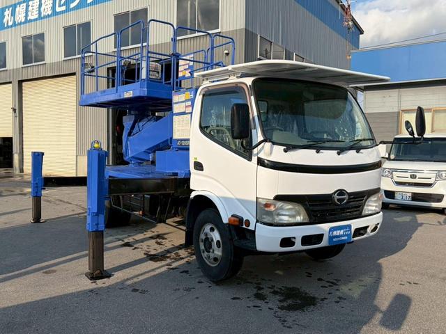 2010 Hino Dutro – thumbnail 3