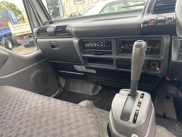2006 Isuzu Elf – thumbnail 4