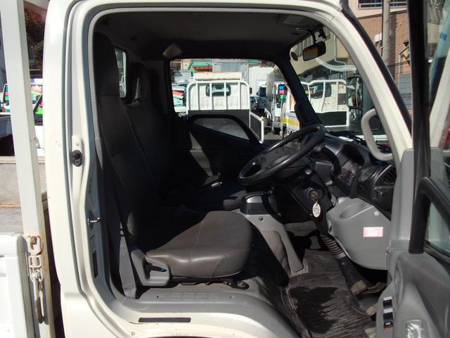 2011 Hino Dutro – thumbnail 4