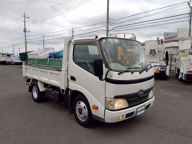 2010 Hino Dutro – thumbnail 3