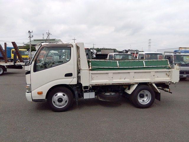 2010 Hino Dutro – thumbnail 4