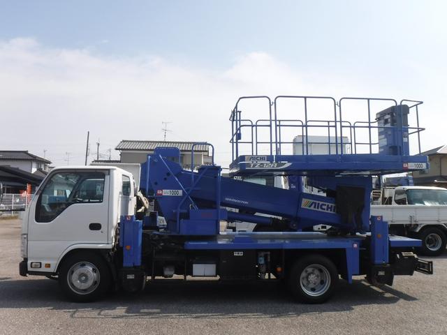 2011 Isuzu Elf – thumbnail 4