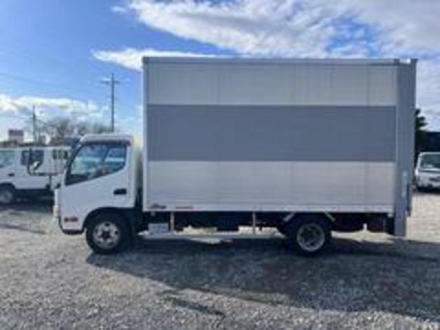 2011 Hino Dutro – thumbnail 3