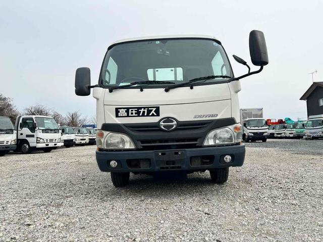 2011 Hino Dutro – thumbnail 3
