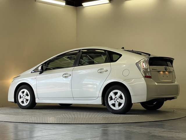 2011 Toyota Prius – thumbnail 4