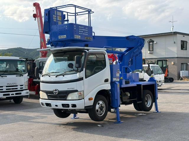 2010 Hino Dutro – thumbnail 3