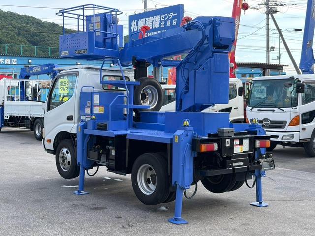 2010 Hino Dutro – thumbnail 4
