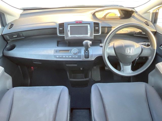 2009 Honda Freed – thumbnail 2
